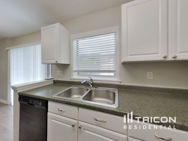 Foto del edificio - 1227 Hamilton Ave