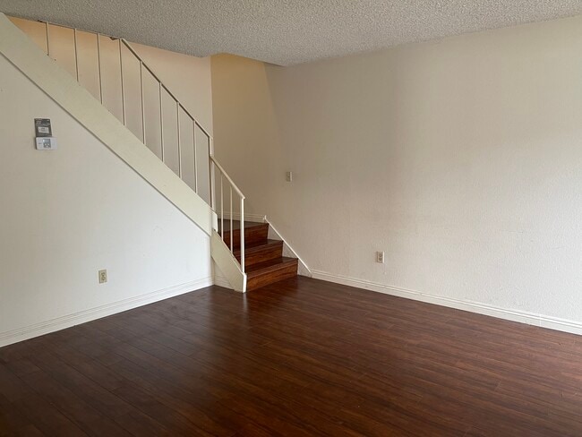 Foto del edificio - 16734 Cedarwood Cir