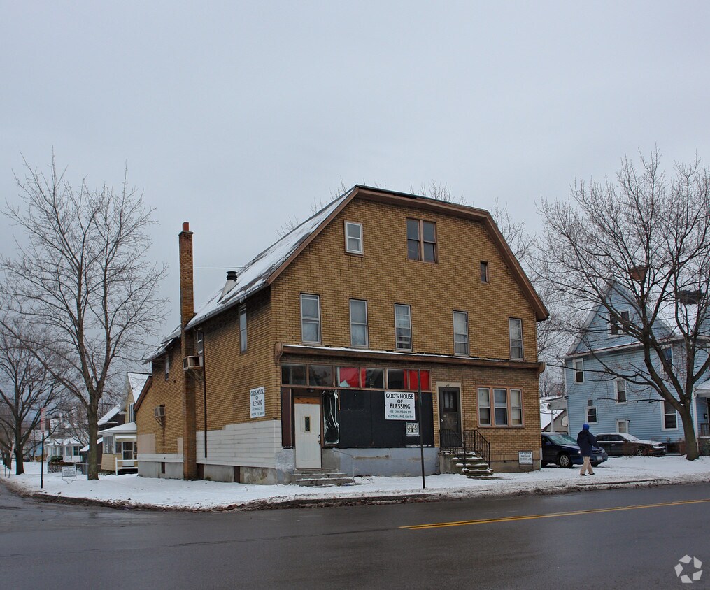 495 Emerson St, Rochester, NY 14613 Apartments in Rochester, NY