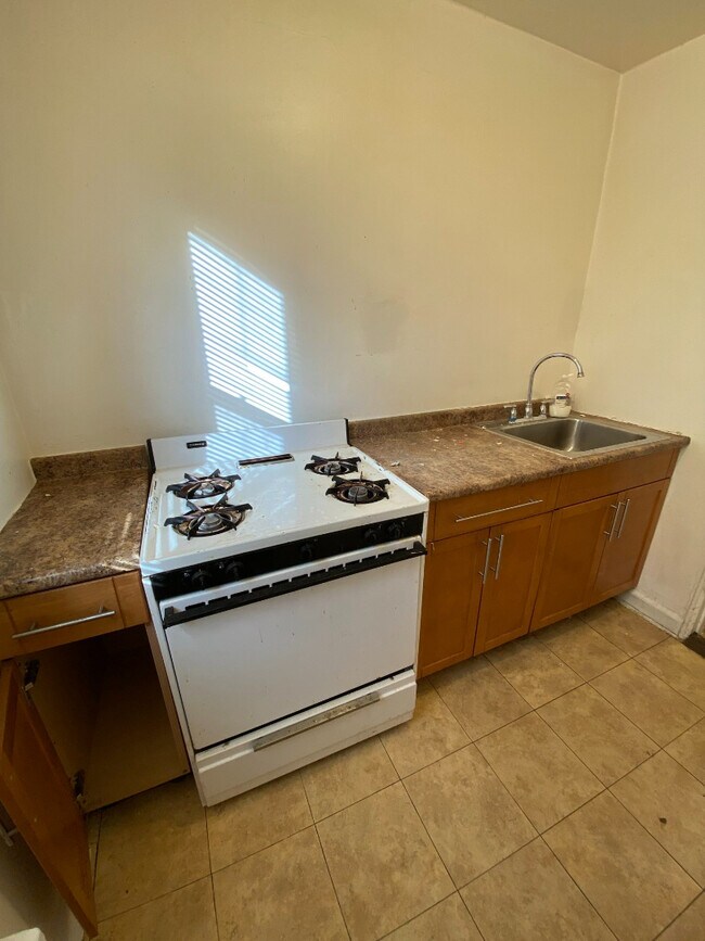 Foto del edificio - 4011 191st St