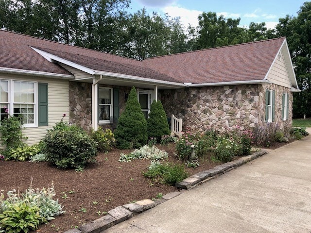 Front Entry - 1007 Woodland St SW