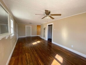 Building Photo - 606 S Belleview St