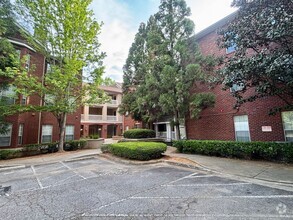 Building Photo - 5641 Roswell Rd