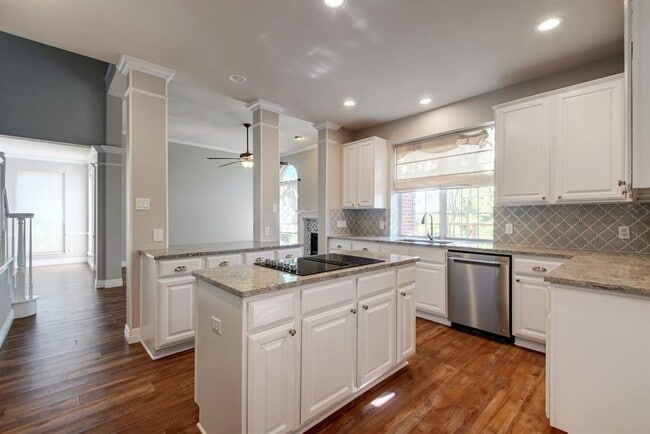 Building Photo - 4907 Craig Dr