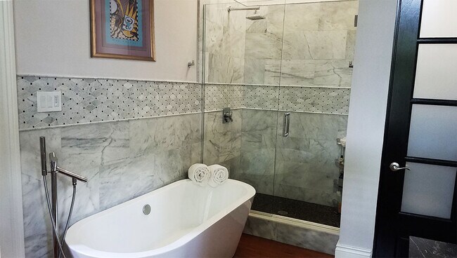 Master Bath 1 - 630 Napoleon Ave