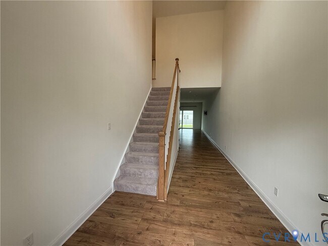 Foto del edificio - 7048 Dunton Rd
