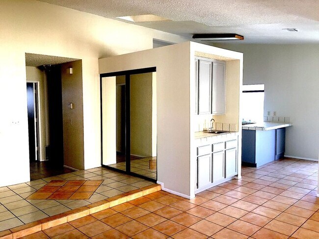 Building Photo - 1153 E Avenue J6