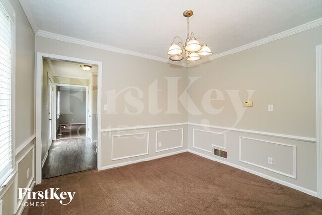 Foto del edificio - 7703 Strathmoore Rd