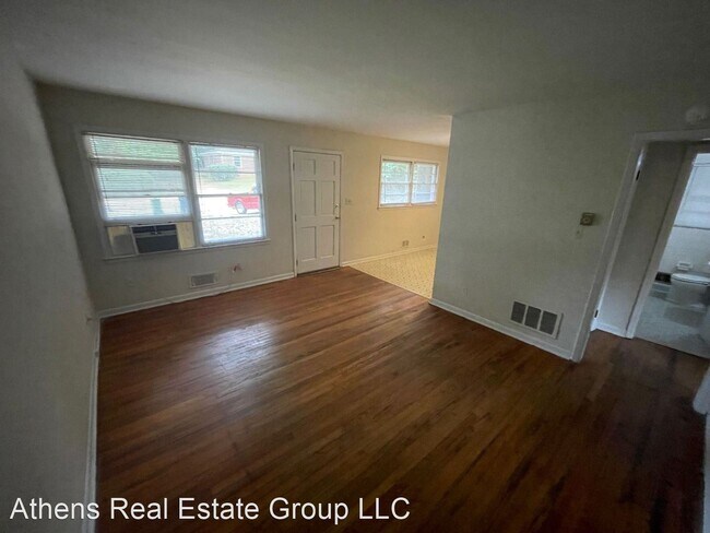 Building Photo - 2 br, 1 bath House - 353 Morton Avenue