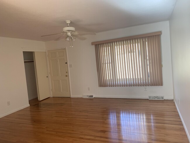 Foto del edificio - 239 Baird Cove Rd