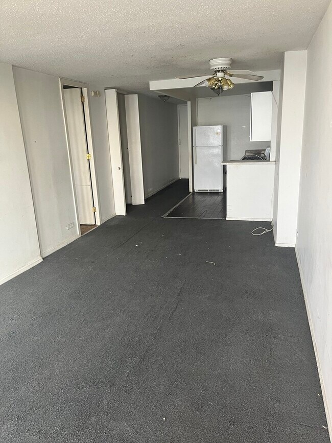 Foto del edificio - 6700 S South Shore Dr