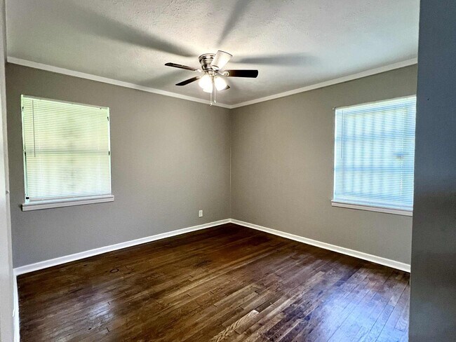Foto del edificio - 9529 Chesterfield Dr