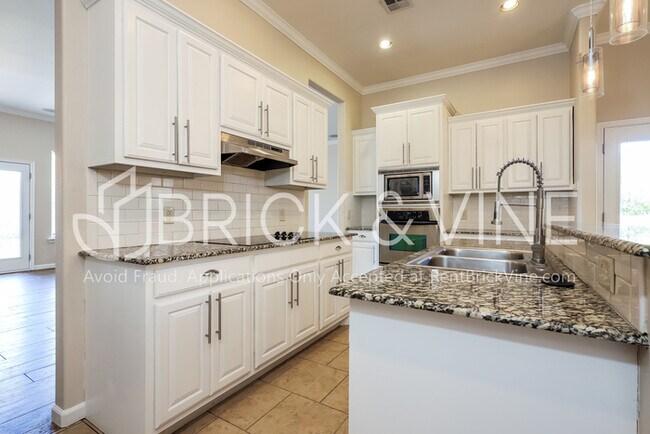Foto del edificio - 6609 Westlake Blvd