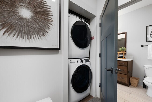 Foto del edificio - At The Park Apartments