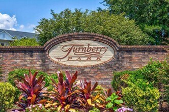 Building Photo - 2021 Silvercrest Dr