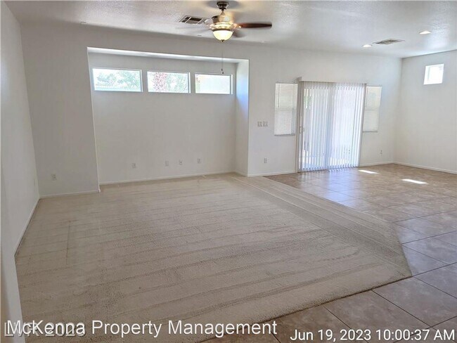 Building Photo - 3 br, 2 bath House - 128 Crystal Sunset Ct