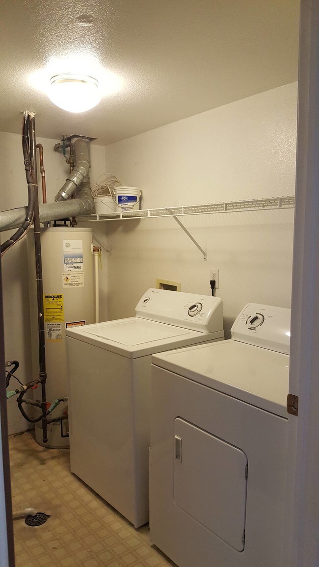 Foto del edificio - 2820-2817 17th Ave