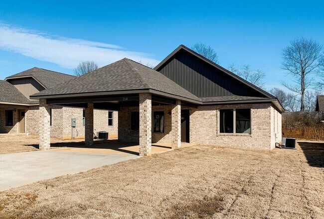 Building Photo - Modern 3-BR/2-BA Home Near ASU