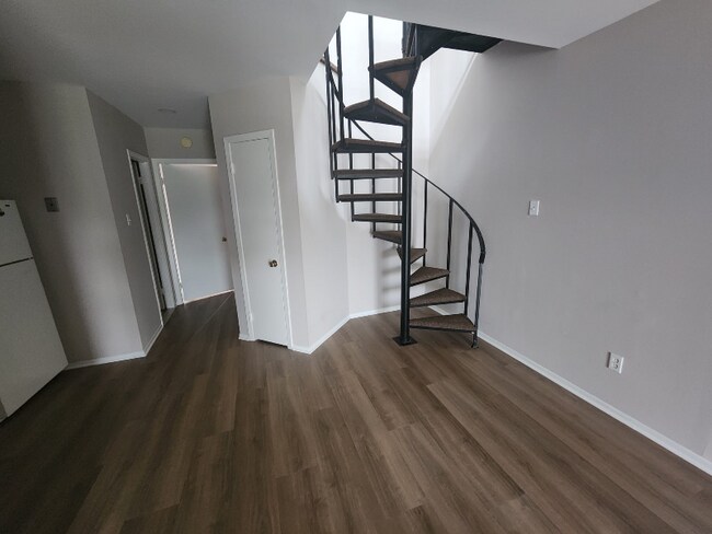 Foto del edificio - 7758 Rockwell Ave
