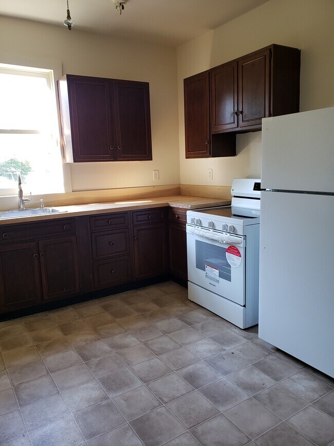 Building Photo - 155 Belvidere Ave