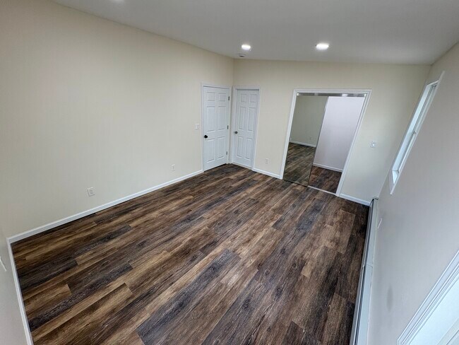 Foto del edificio - 1542 Potter Blvd