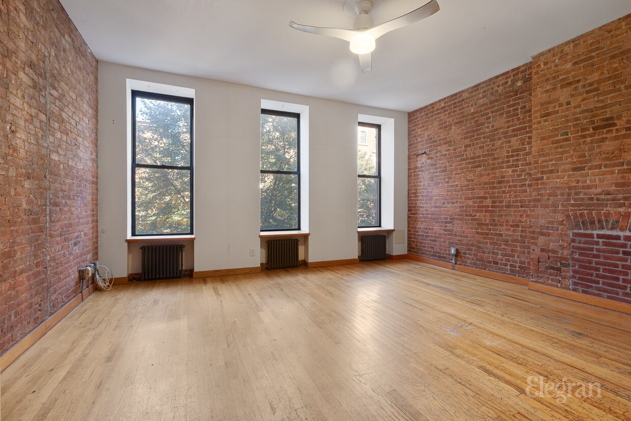 Foto principal - 102 W 130th St