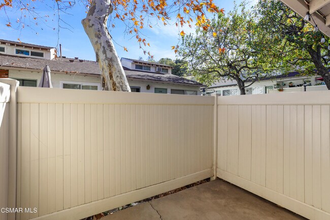 Foto del edificio - 1322 Alessandro Dr