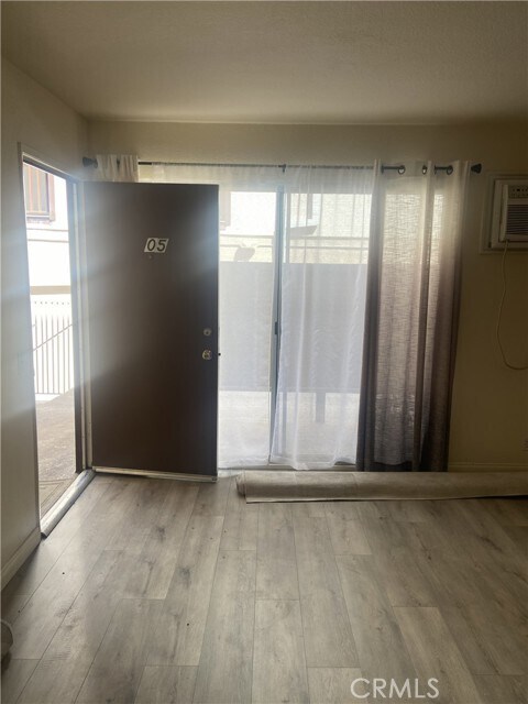 Foto del edificio - 6819 Whitsett Ave