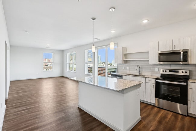 Open Livingroom & Kitchen Design - Leo