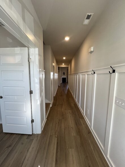 Building Photo - 1001 Pebble Run Rd