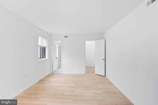 Building Photo - 5005 Green Mountain Cir