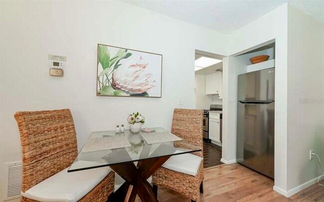 Foto del edificio - 3541 Longmeadow