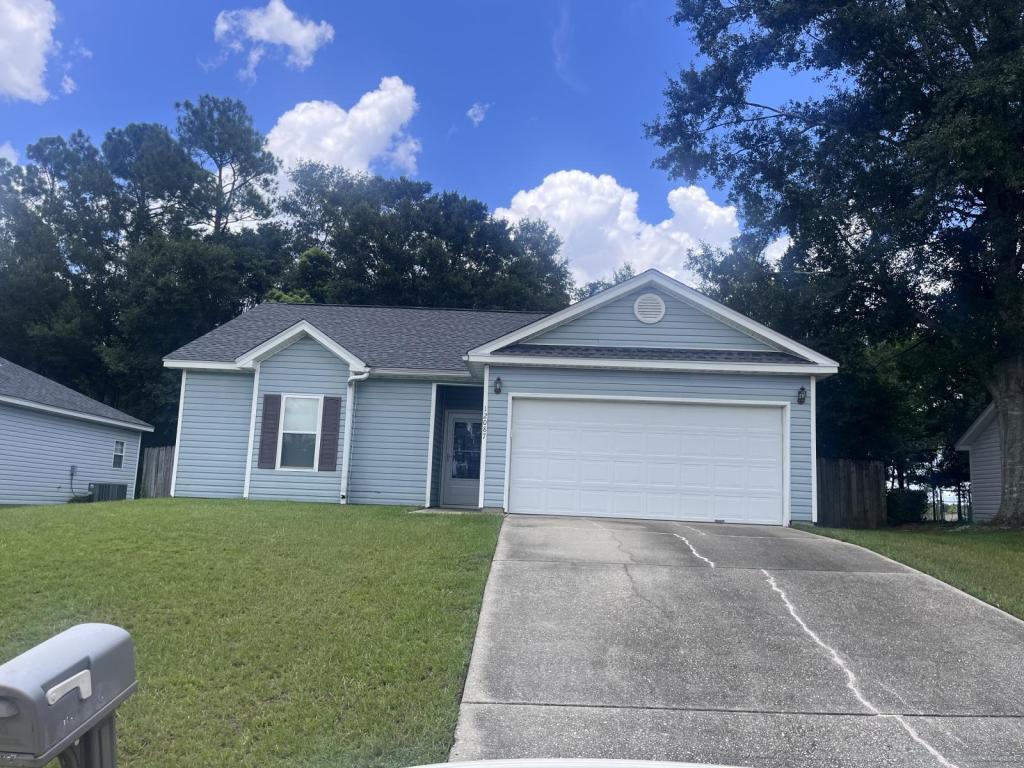 Foto principal - 12087 5 Oaks Dr