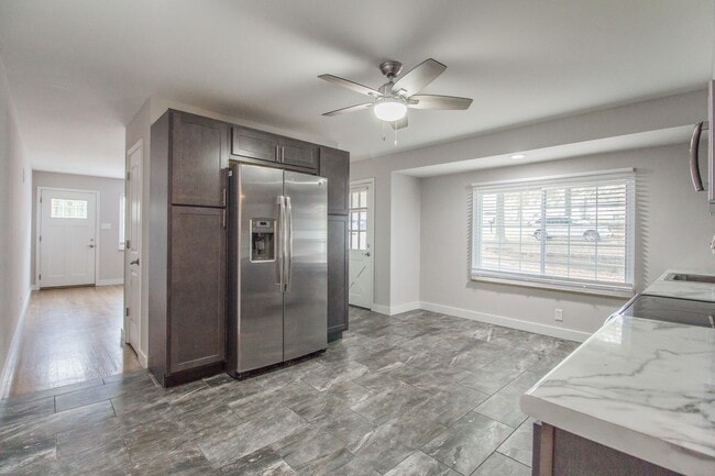 Building Photo - Pet Friendly Renovated Two Bedroom