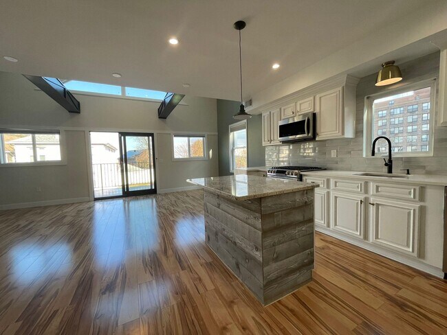 Building Photo - 125 Hillcrest Pl