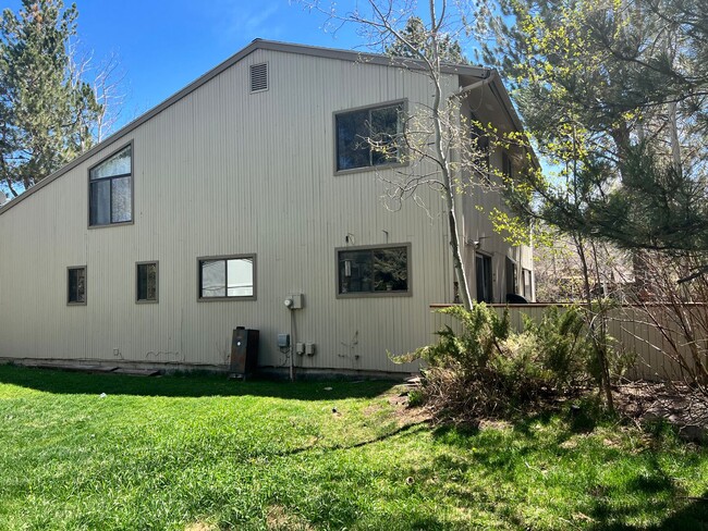 Building Photo - Classic Park Meadows Home