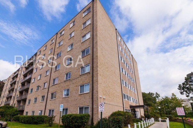 Foto del edificio - 9250 Edwards Way