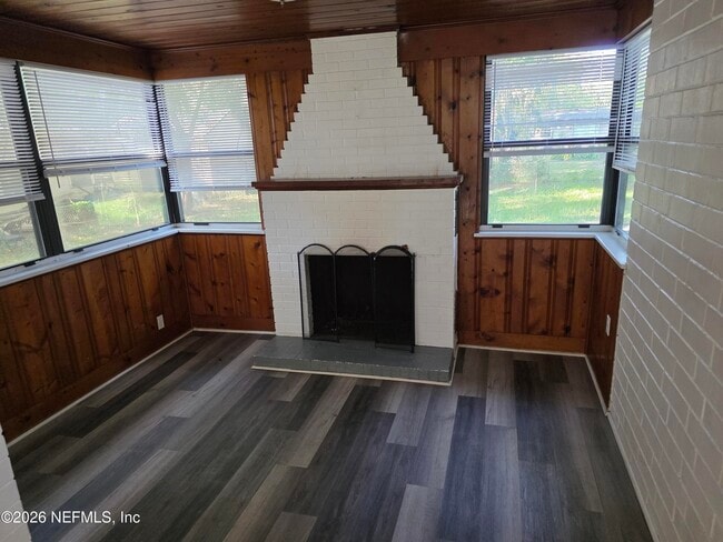 Foto del edificio - 7816 Catawba Dr