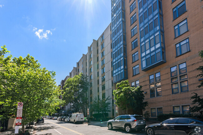 1440 N St NW - Town Terrace West