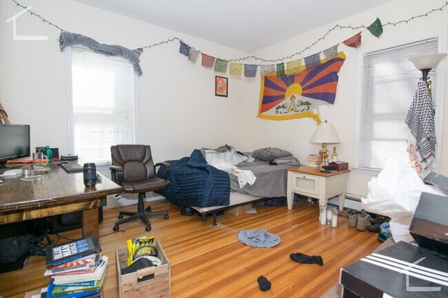 Building Photo - 82 Allston St