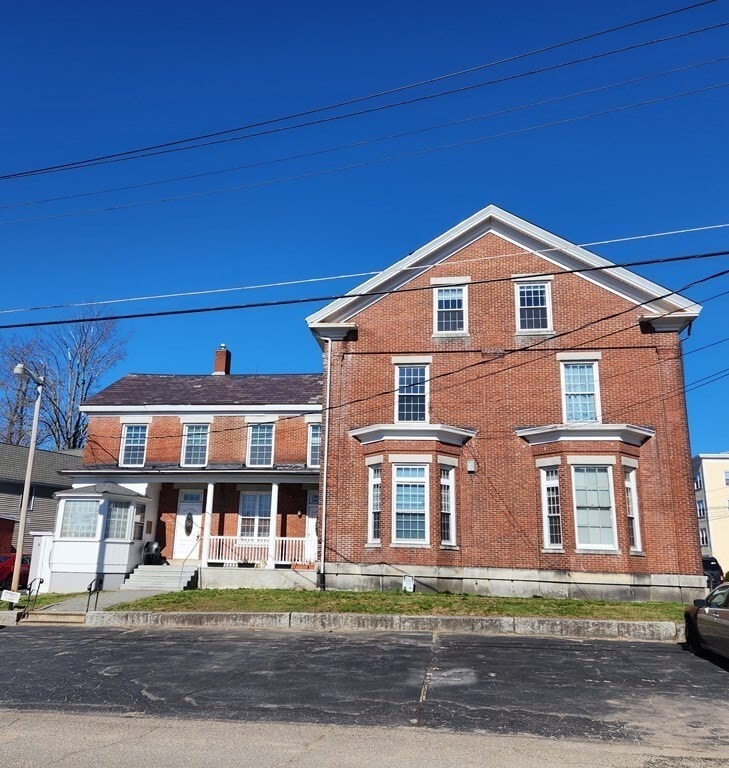 80 Grove St Unit 3, Fitchburg, MA 01420 Room for Rent in Fitchburg, MA
