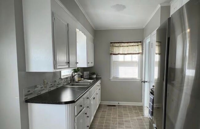 Building Photo - 1115 Berg Pl