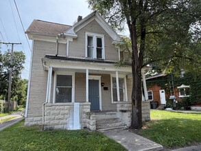 Building Photo - 748 Monroe St