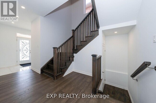 Building Photo - 558 Kennedy Cir W