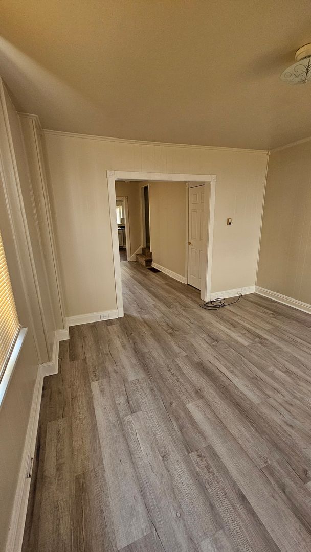 Building Photo - 3 Bedroom Duplex