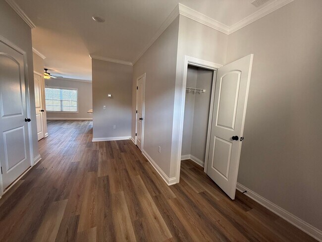 Building Photo - 3BD/2.5BA in SOUTH WARREN school district