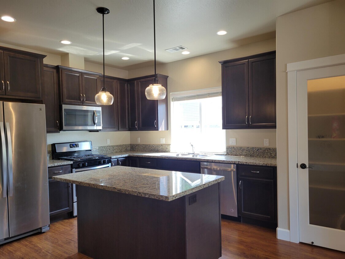 1776 Harbeck Rd, Grants Pass, OR 97527 House Rental in Grants Pass