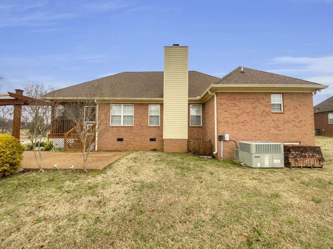 Foto del edificio - FOR LEASE- SINGLE FAMILY HOME MINUTES TO I-40 AND HWY 109!