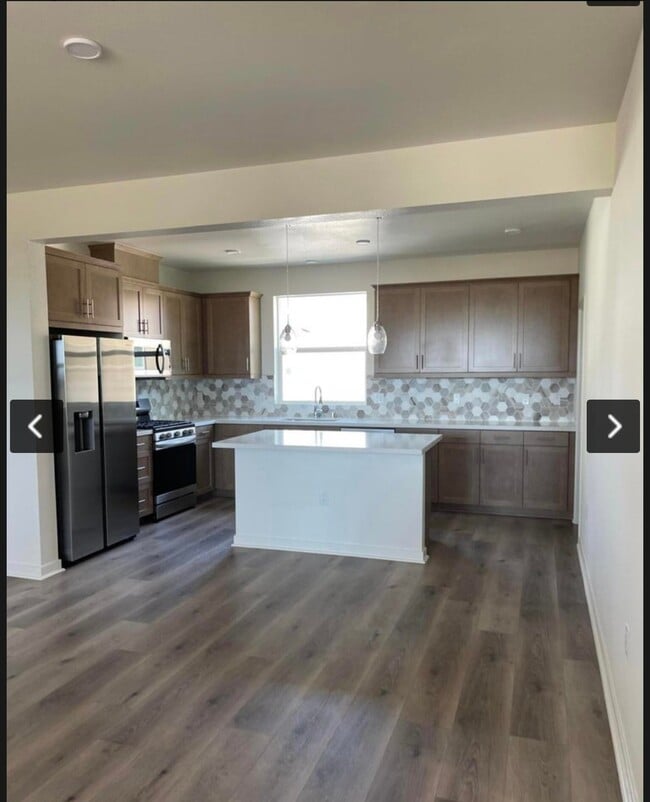 Building Photo - 633 Winchester Dr