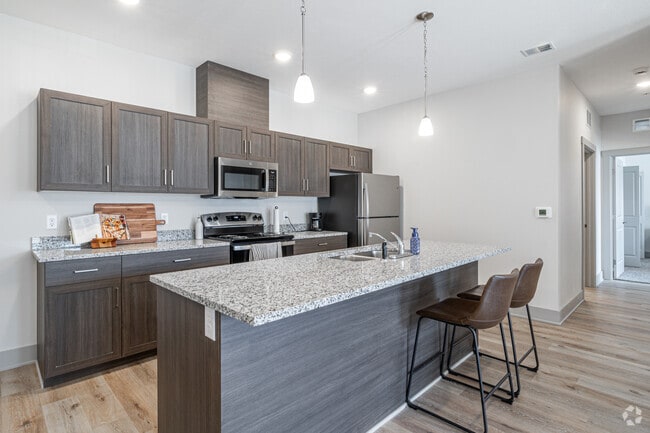 2BR, 2BA - 1,087SF - The Shoreline - Kitchen - Mona Shores Flats